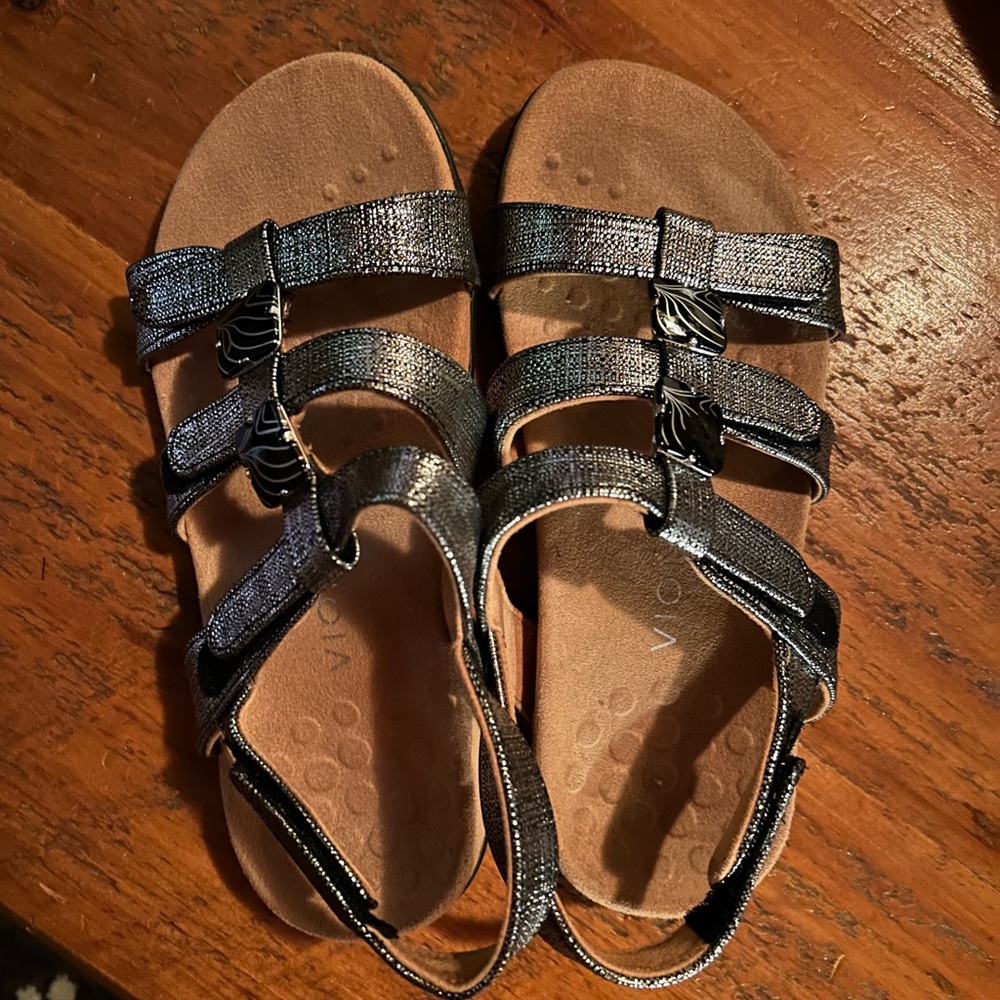New Vionic ankle strap sandal